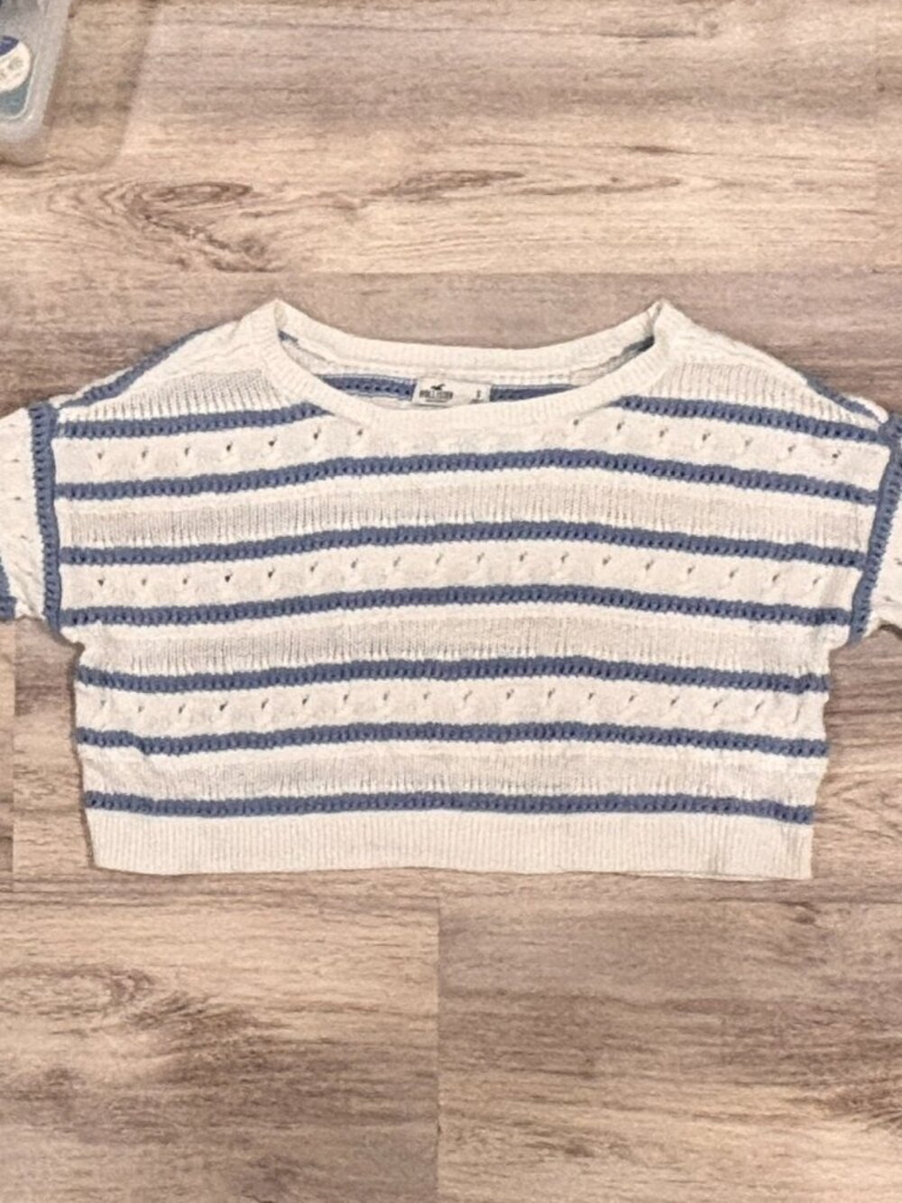 Hollister Striped Crop Sweater Small Cream Blue Knit Long Sleeve